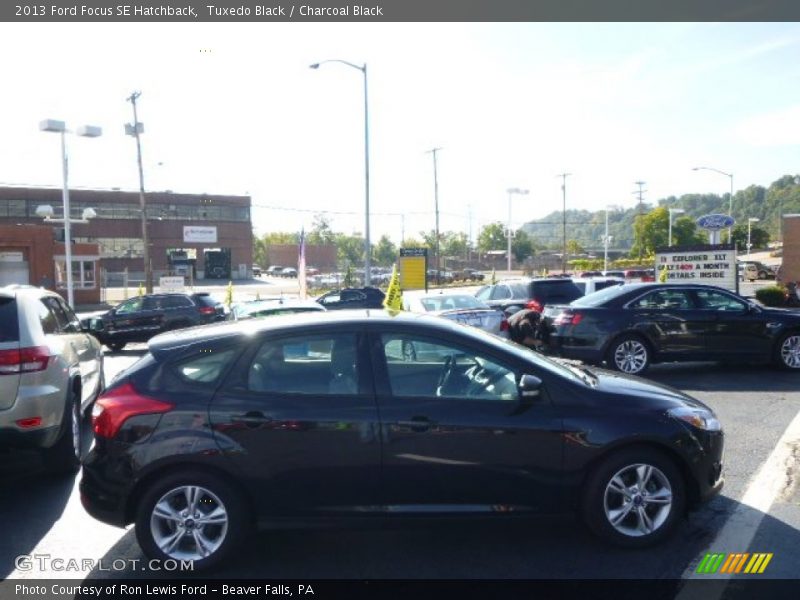 Tuxedo Black / Charcoal Black 2013 Ford Focus SE Hatchback
