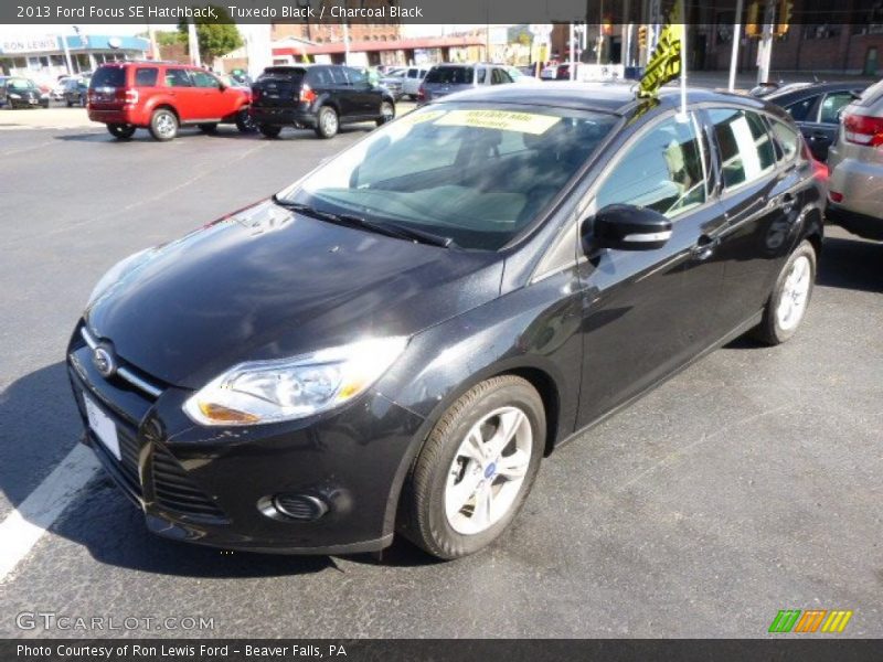 Tuxedo Black / Charcoal Black 2013 Ford Focus SE Hatchback