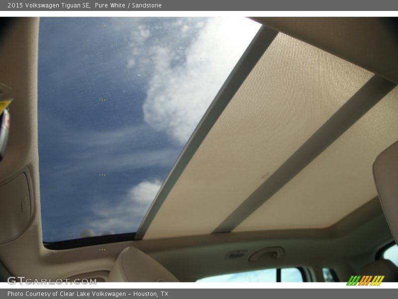 Pure White / Sandstone 2015 Volkswagen Tiguan SE