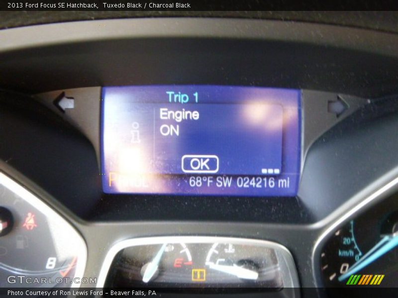 Tuxedo Black / Charcoal Black 2013 Ford Focus SE Hatchback
