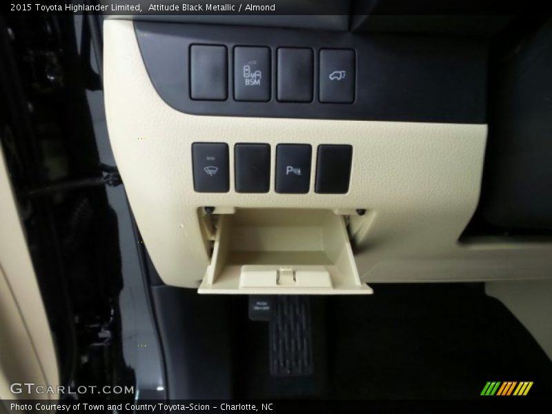 Attitude Black Metallic / Almond 2015 Toyota Highlander Limited