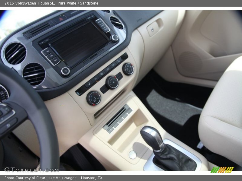 Pure White / Sandstone 2015 Volkswagen Tiguan SE