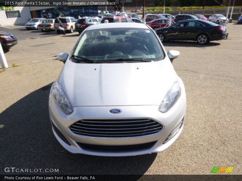 Ingot Silver Metallic / Charcoal Black 2015 Ford Fiesta S Sedan