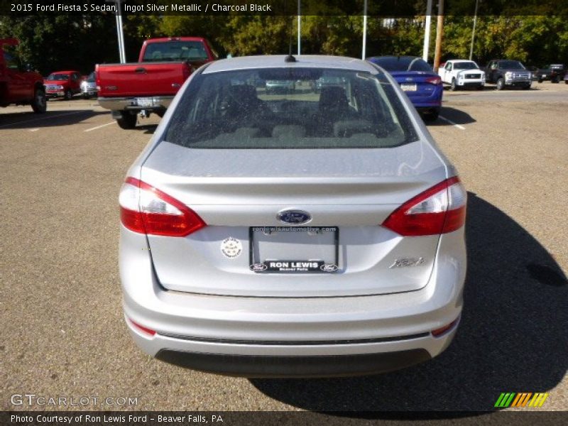 Ingot Silver Metallic / Charcoal Black 2015 Ford Fiesta S Sedan