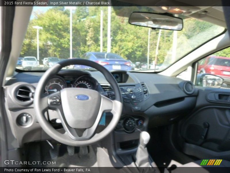Ingot Silver Metallic / Charcoal Black 2015 Ford Fiesta S Sedan