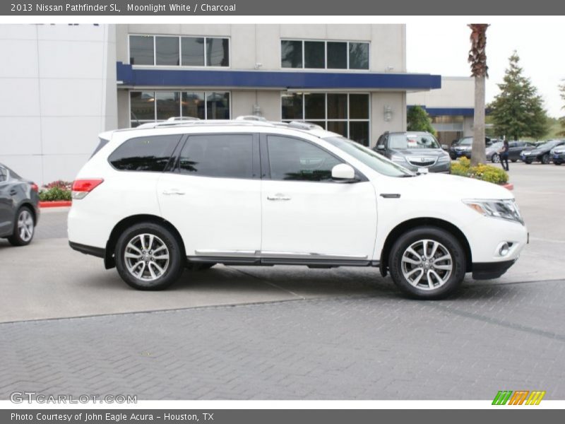 Moonlight White / Charcoal 2013 Nissan Pathfinder SL