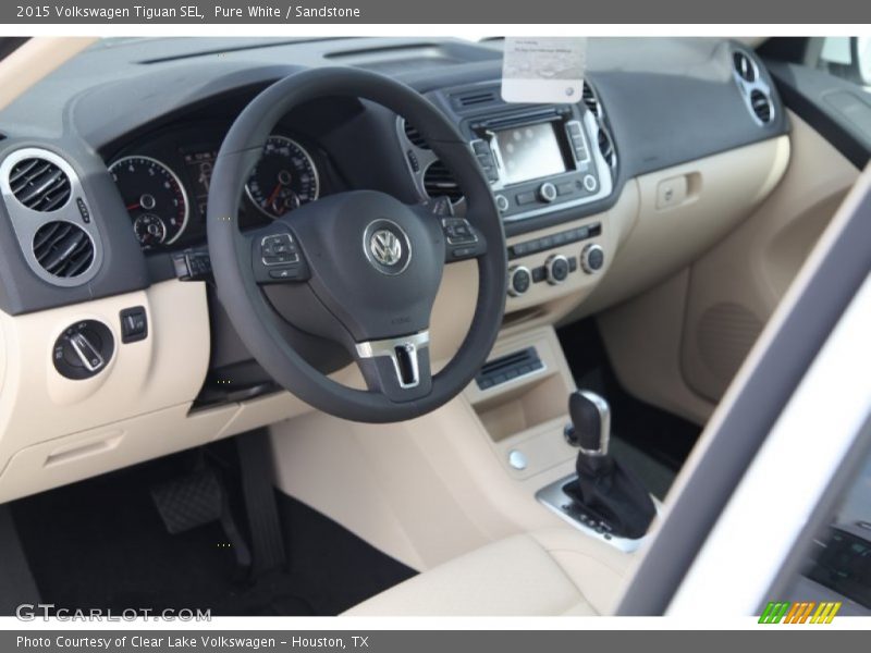 Pure White / Sandstone 2015 Volkswagen Tiguan SEL