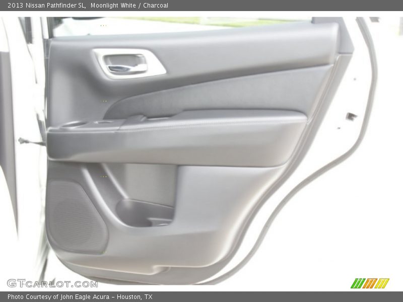 Moonlight White / Charcoal 2013 Nissan Pathfinder SL
