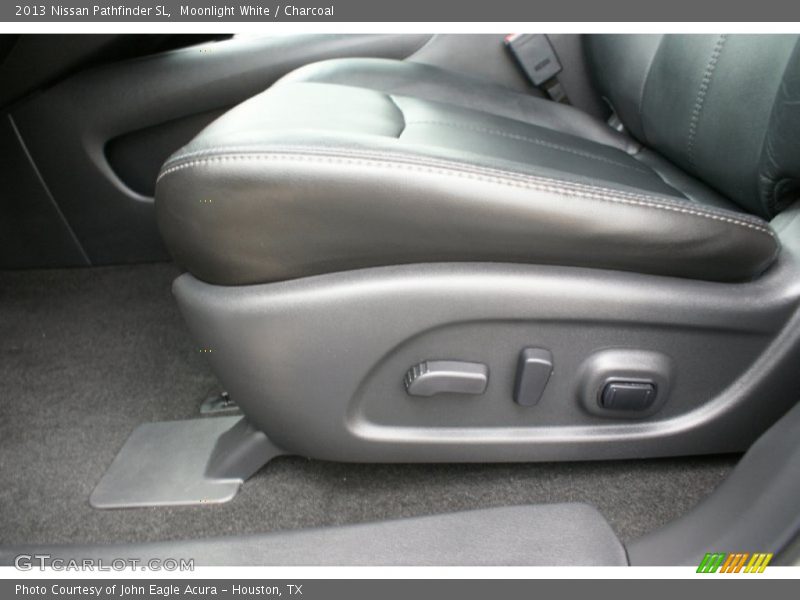 Moonlight White / Charcoal 2013 Nissan Pathfinder SL