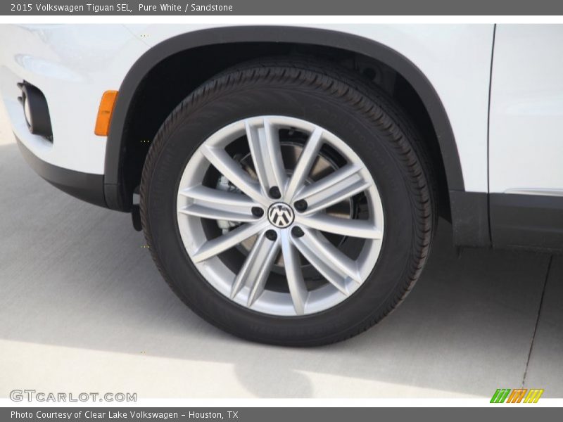 Pure White / Sandstone 2015 Volkswagen Tiguan SEL