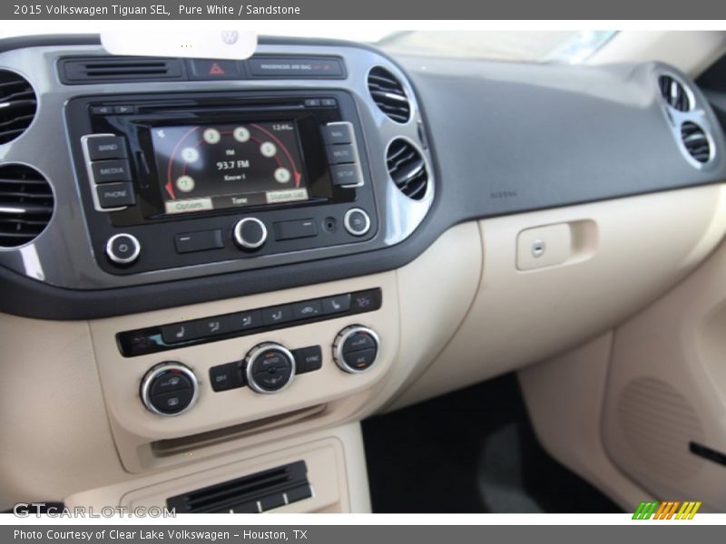 Pure White / Sandstone 2015 Volkswagen Tiguan SEL