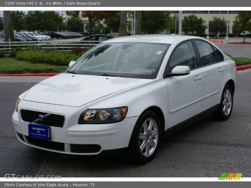 Ice White / Dark Beige/Quartz 2006 Volvo S40 2.4i