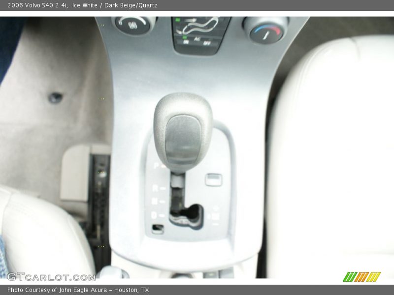 Ice White / Dark Beige/Quartz 2006 Volvo S40 2.4i