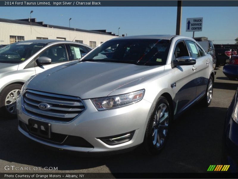 Ingot Silver / Charcoal Black 2014 Ford Taurus Limited