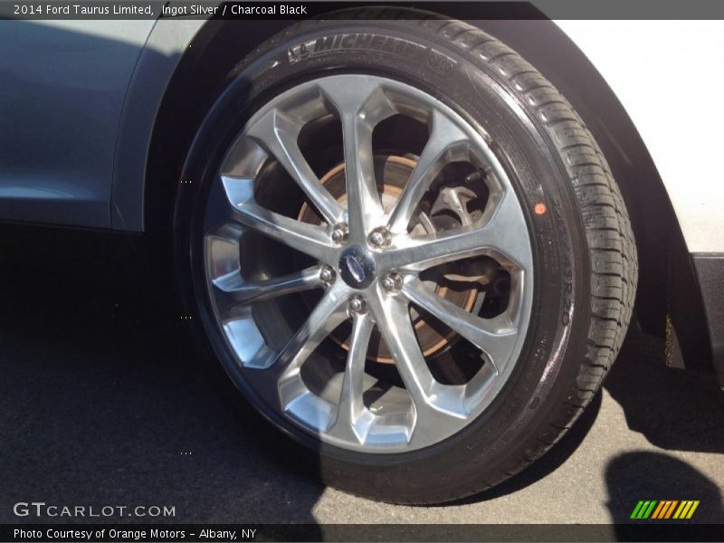 Ingot Silver / Charcoal Black 2014 Ford Taurus Limited