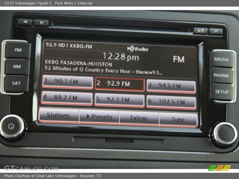 Pure White / Charcoal 2015 Volkswagen Tiguan S
