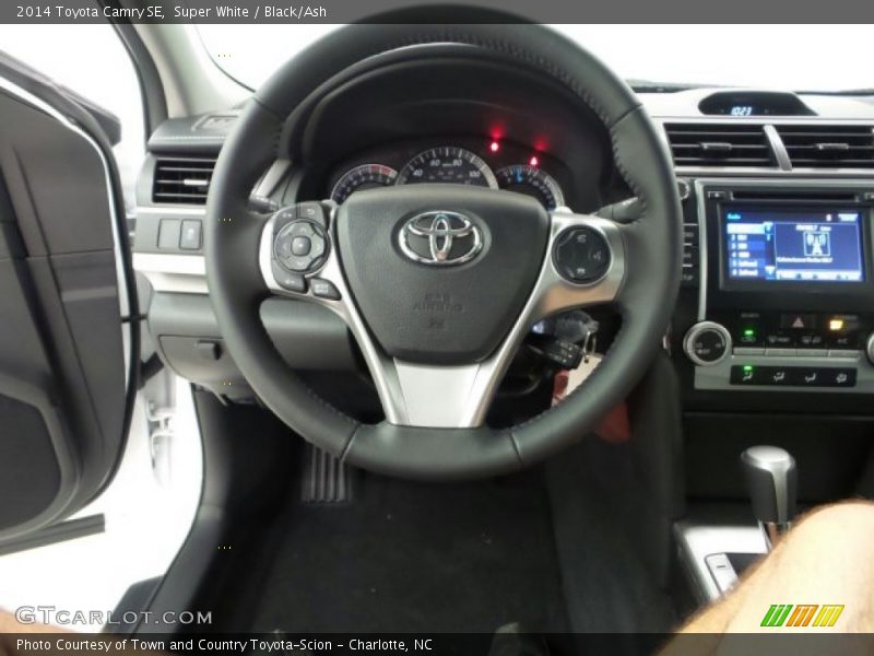 Super White / Black/Ash 2014 Toyota Camry SE