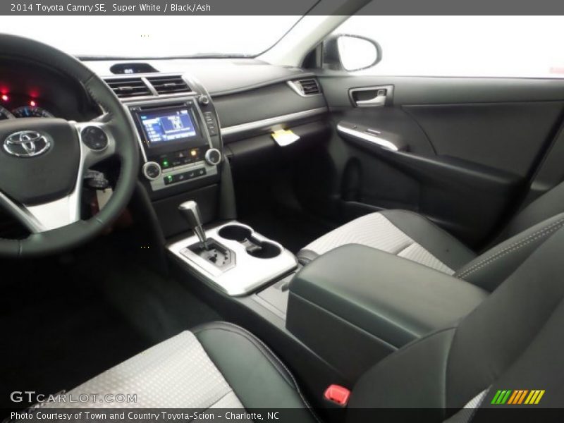 Super White / Black/Ash 2014 Toyota Camry SE