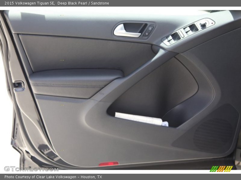 Deep Black Pearl / Sandstone 2015 Volkswagen Tiguan SE
