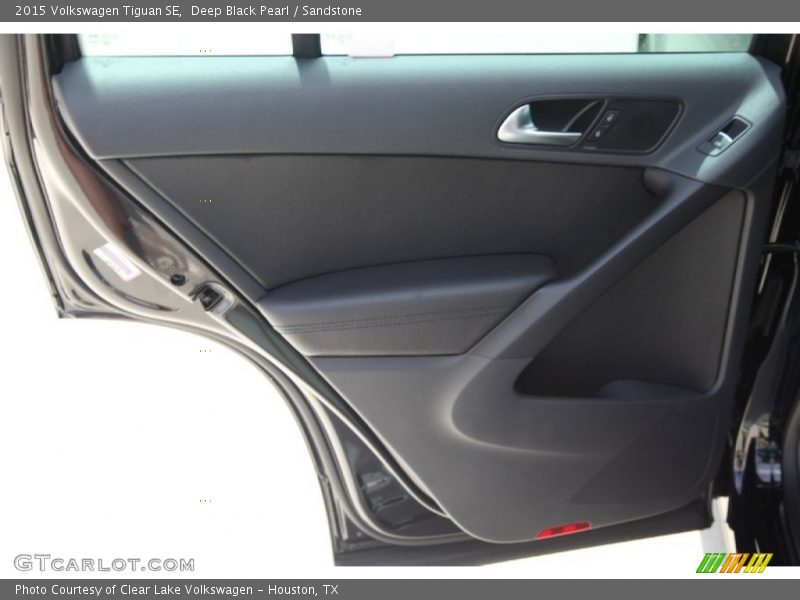 Deep Black Pearl / Sandstone 2015 Volkswagen Tiguan SE