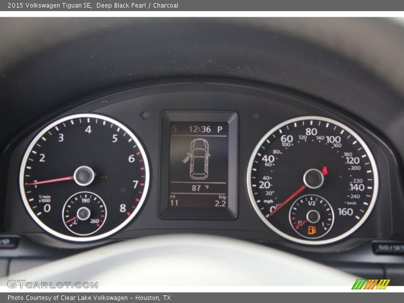 Deep Black Pearl / Charcoal 2015 Volkswagen Tiguan SE