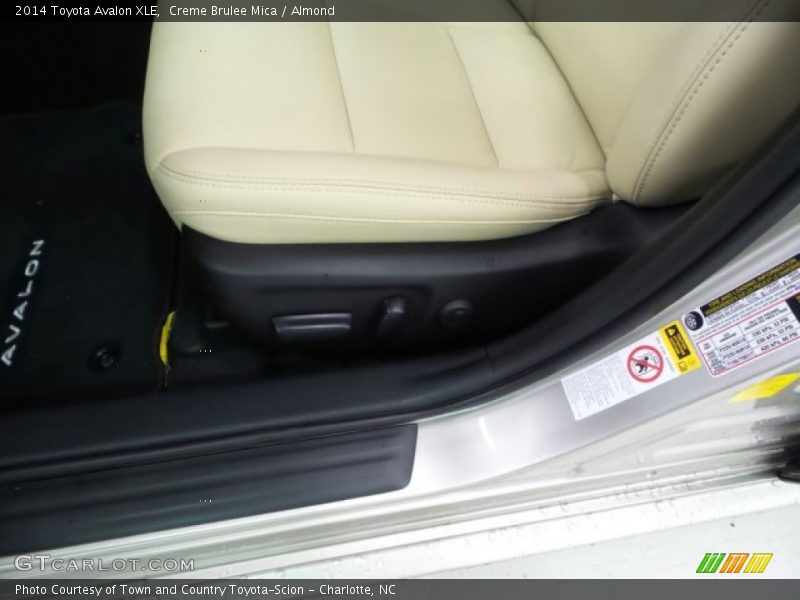 Creme Brulee Mica / Almond 2014 Toyota Avalon XLE