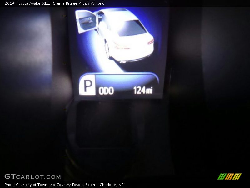 Creme Brulee Mica / Almond 2014 Toyota Avalon XLE