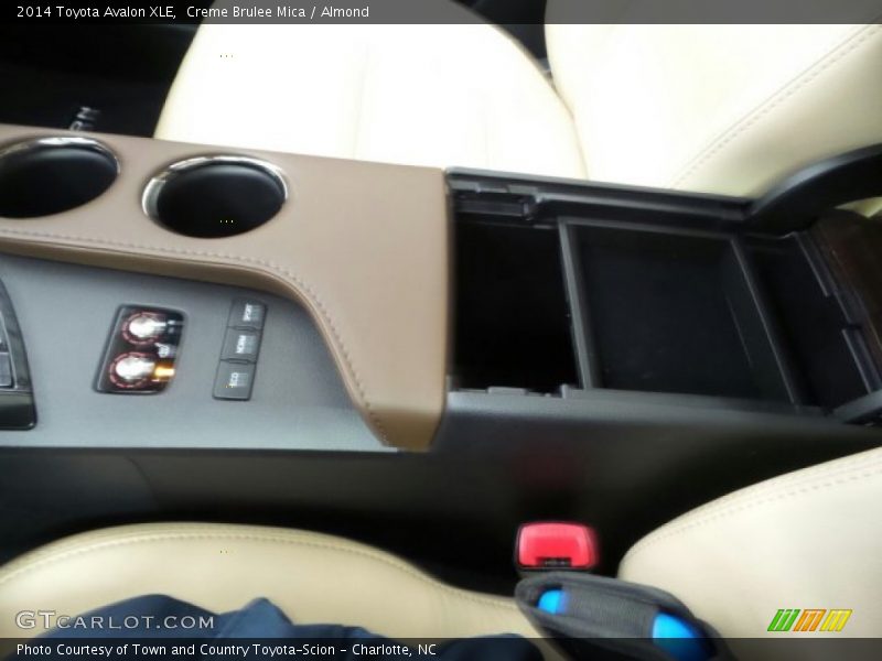 Creme Brulee Mica / Almond 2014 Toyota Avalon XLE