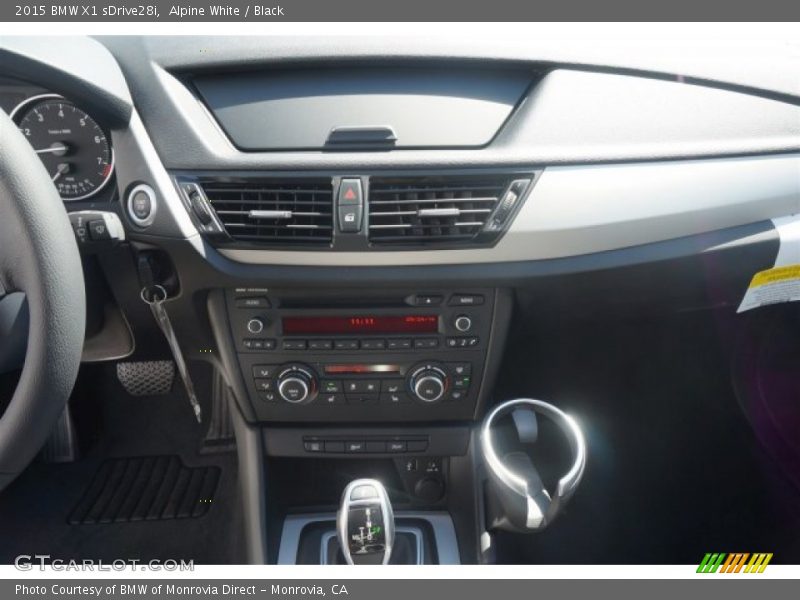 Alpine White / Black 2015 BMW X1 sDrive28i