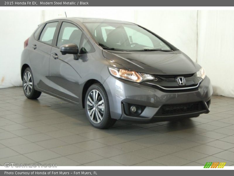 Front 3/4 View of 2015 Fit EX
