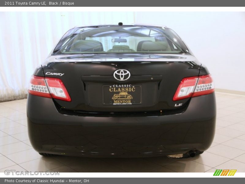 Black / Bisque 2011 Toyota Camry LE