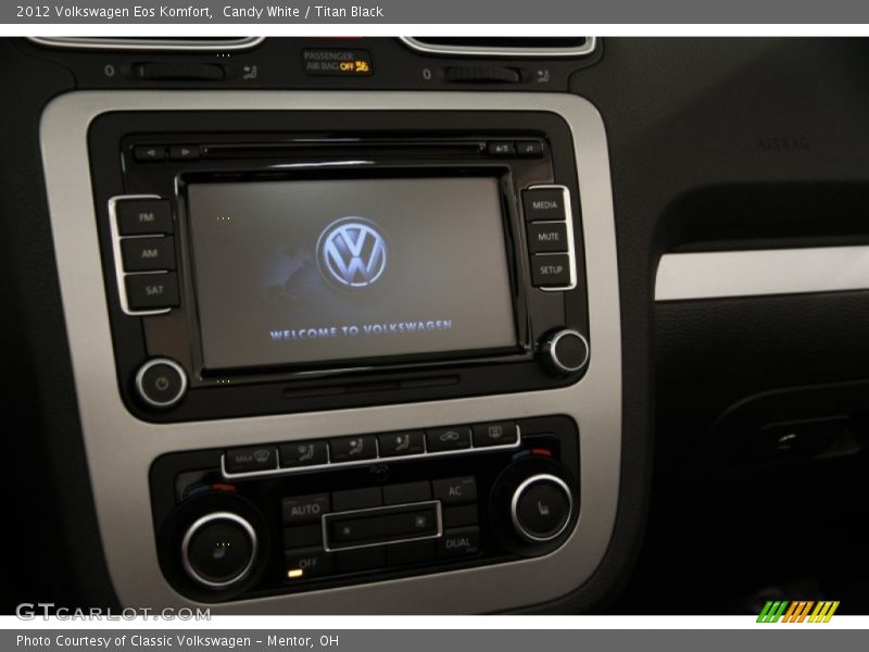 Candy White / Titan Black 2012 Volkswagen Eos Komfort