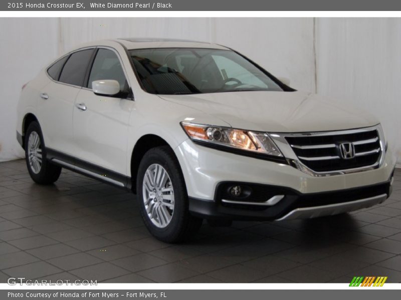 Front 3/4 View of 2015 Crosstour EX