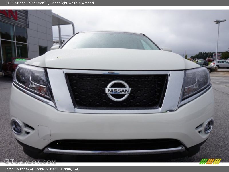 Moonlight White / Almond 2014 Nissan Pathfinder SL