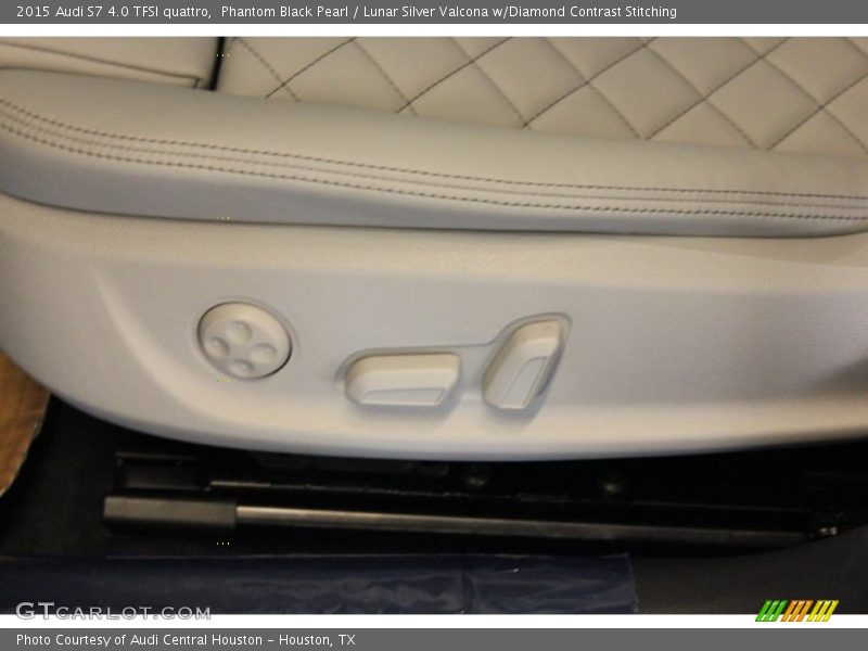 Front Seat of 2015 S7 4.0 TFSI quattro