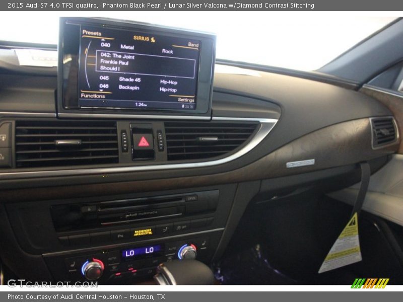 Dashboard of 2015 S7 4.0 TFSI quattro