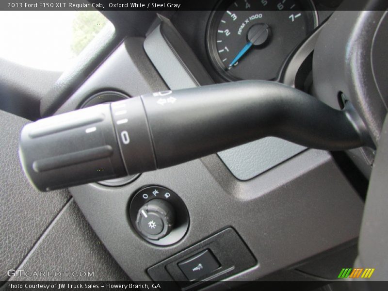 Oxford White / Steel Gray 2013 Ford F150 XLT Regular Cab