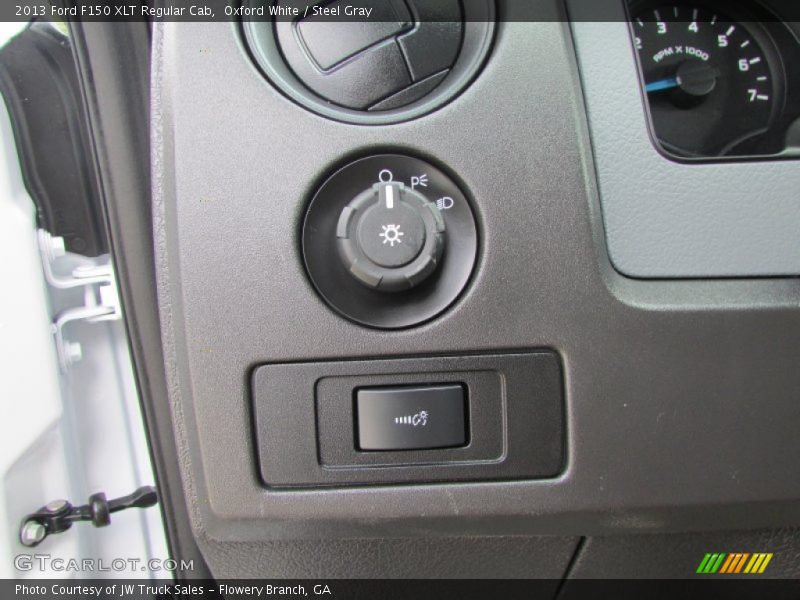 Oxford White / Steel Gray 2013 Ford F150 XLT Regular Cab