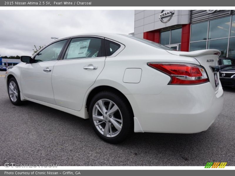 Pearl White / Charcoal 2015 Nissan Altima 2.5 SV