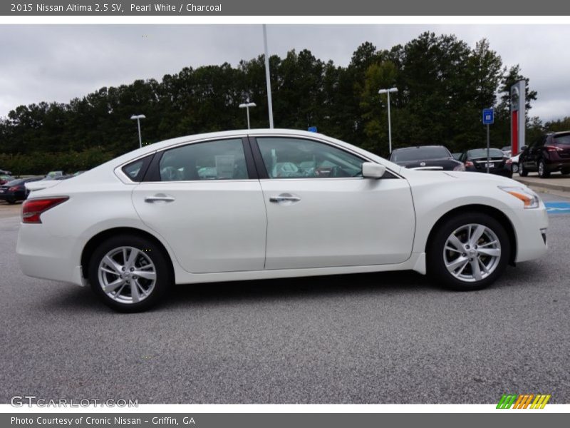 Pearl White / Charcoal 2015 Nissan Altima 2.5 SV