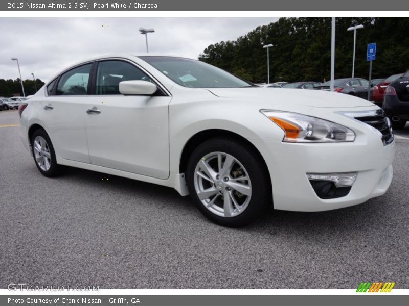 Pearl White / Charcoal 2015 Nissan Altima 2.5 SV