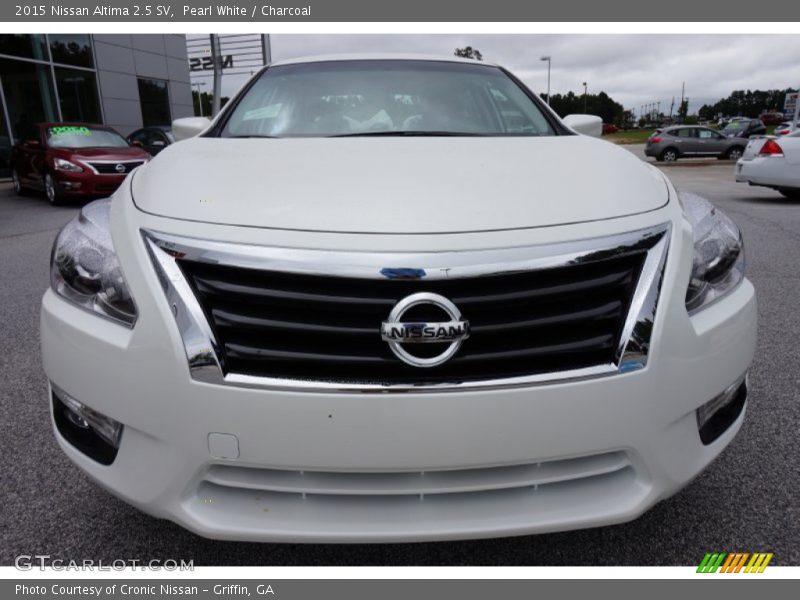 Pearl White / Charcoal 2015 Nissan Altima 2.5 SV