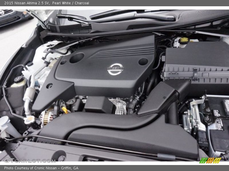 Pearl White / Charcoal 2015 Nissan Altima 2.5 SV