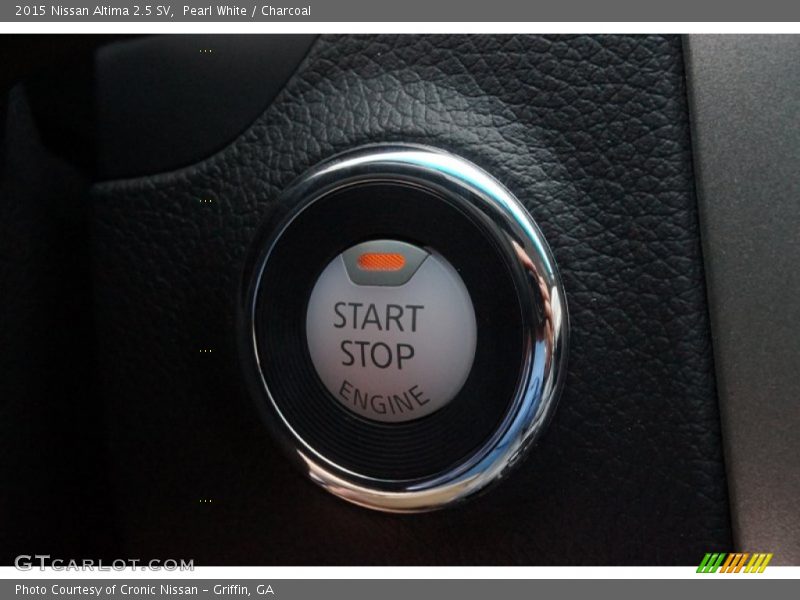 Pearl White / Charcoal 2015 Nissan Altima 2.5 SV