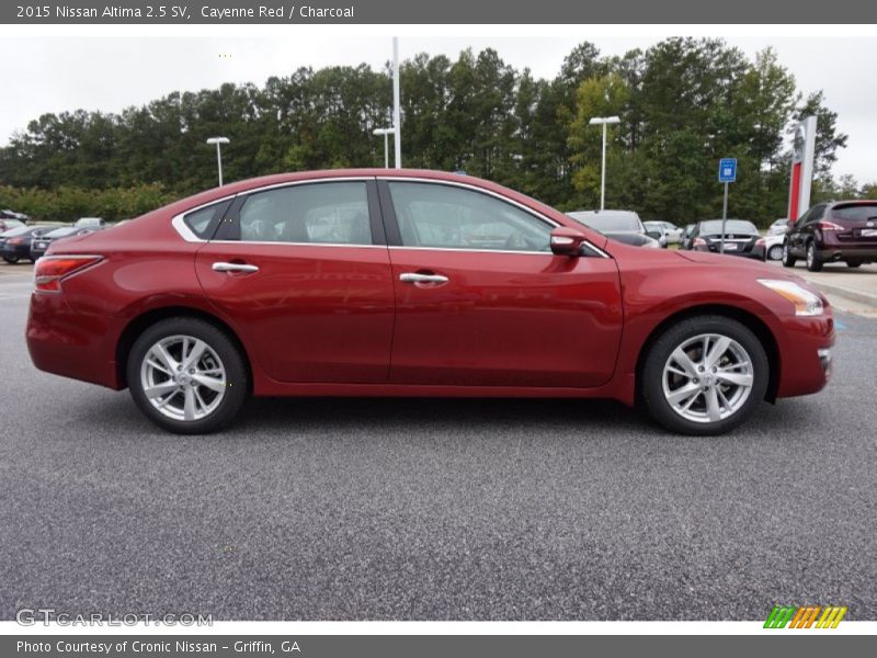 Cayenne Red / Charcoal 2015 Nissan Altima 2.5 SV