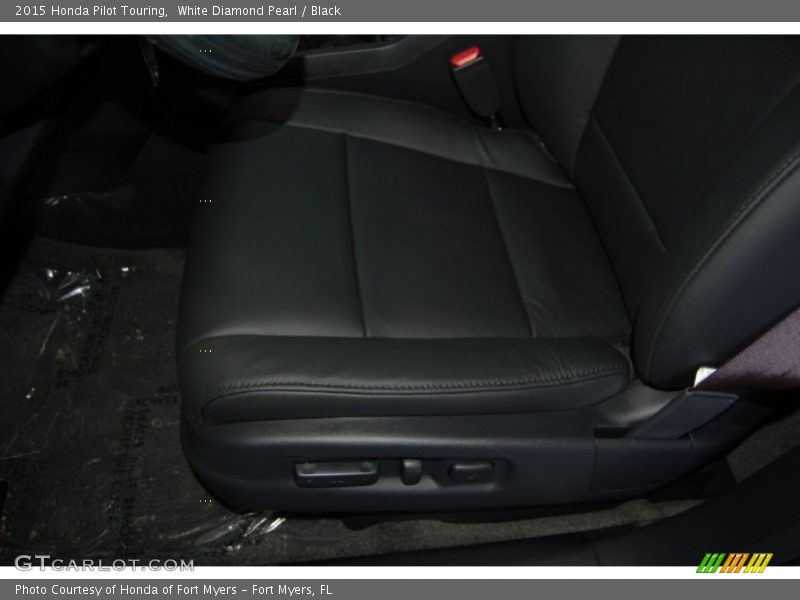 White Diamond Pearl / Black 2015 Honda Pilot Touring