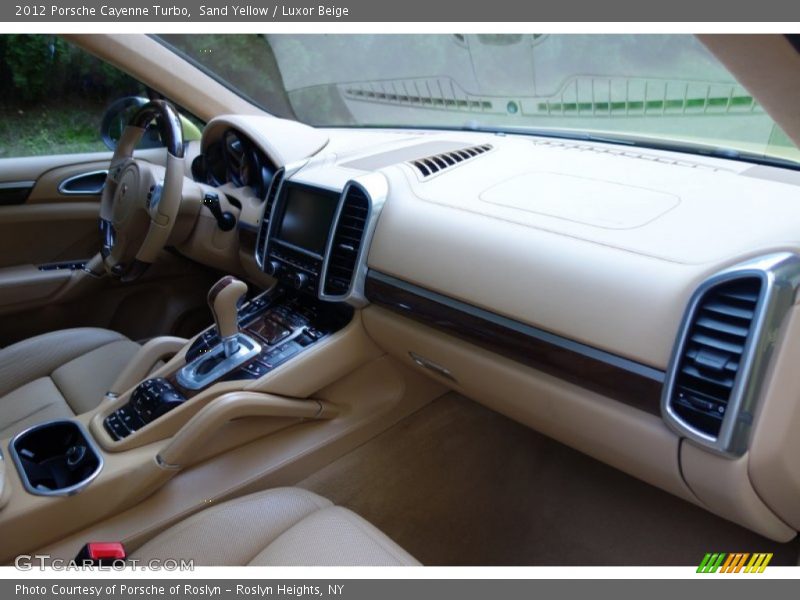 Dashboard of 2012 Cayenne Turbo