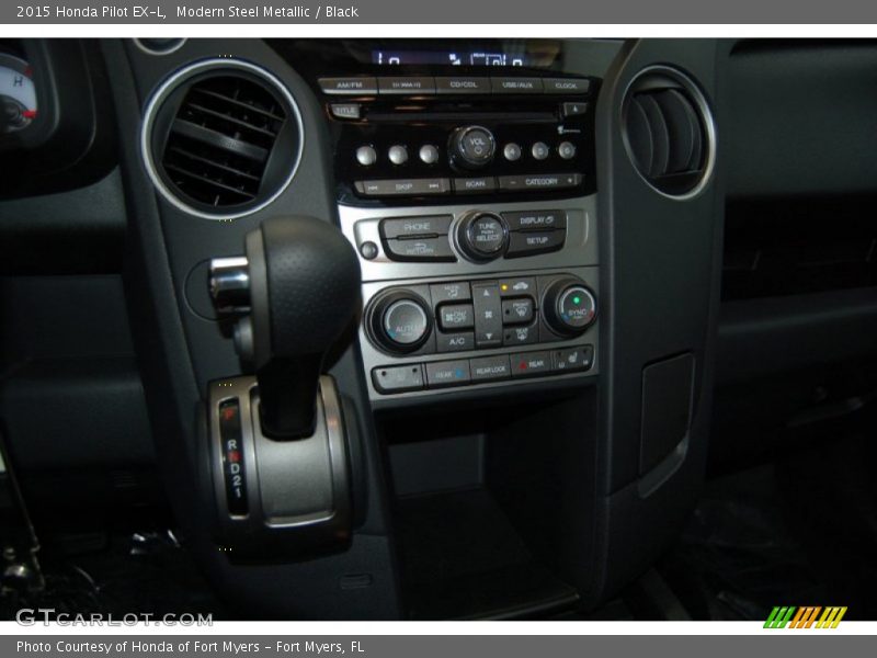 Modern Steel Metallic / Black 2015 Honda Pilot EX-L