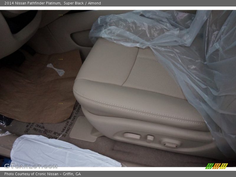 Super Black / Almond 2014 Nissan Pathfinder Platinum