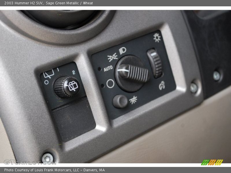 Controls of 2003 H2 SUV